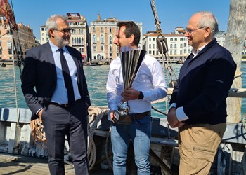 Consegna premio 2.jpg